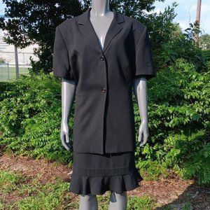 LARRY LEVIN SUITS LADIES BLACK (2) PIECE LUXURY SKIRT SUIT SET SHORT SLEEVE* NEW